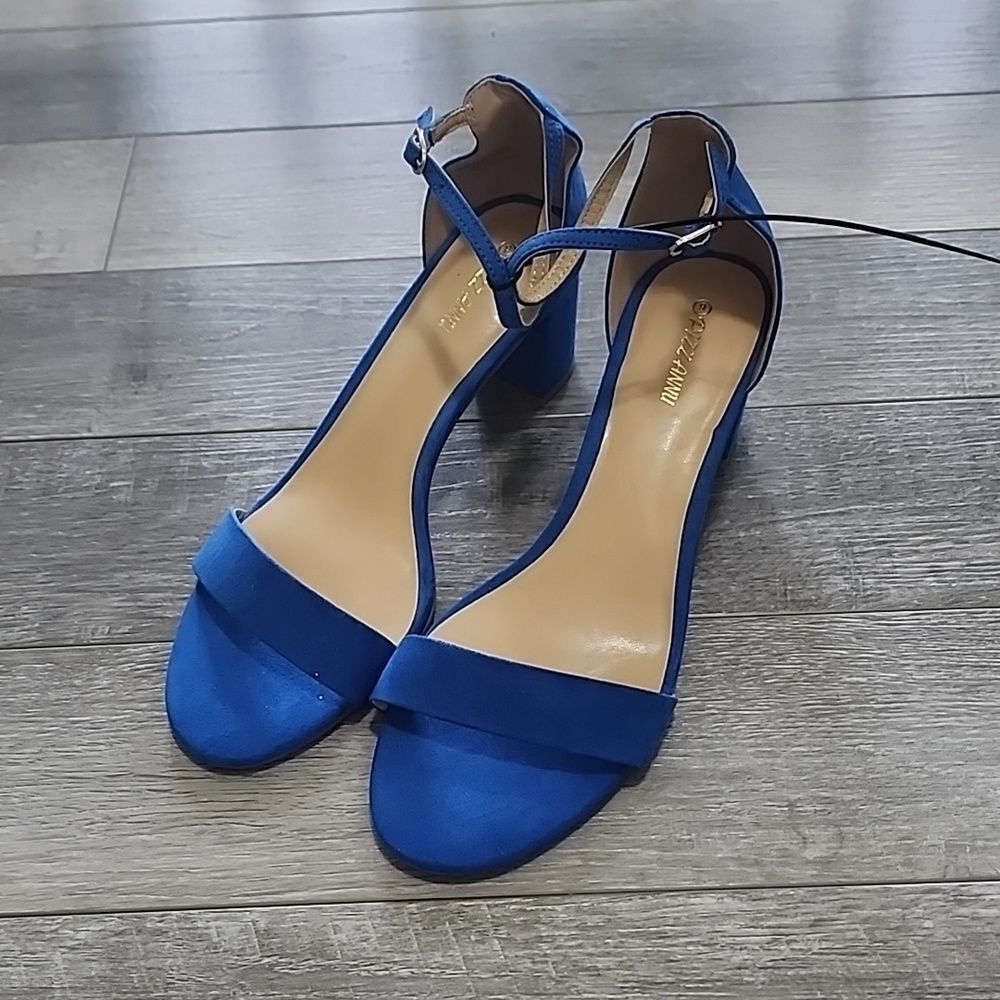 Women's Strappy Chunky Block Low Heeled Sandals